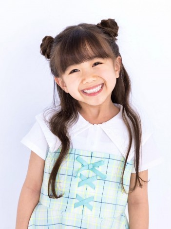 直筆サイン入り生写真　早﨑すずき　制服デート Amazon.co.jp: 早﨑すずき 制服デート 6月個別生写真 5枚コンプ